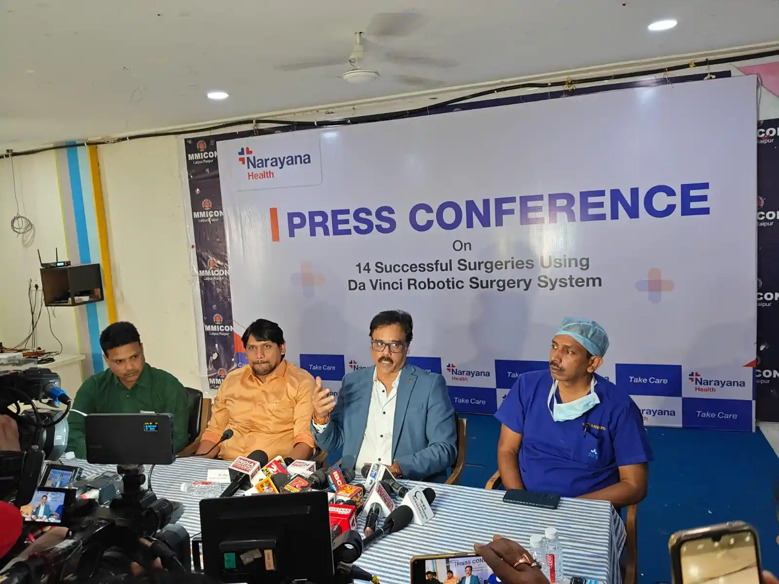 14 Robotic Surgery successfully done by Dr. Rajesh Sinha - Press Conference 5